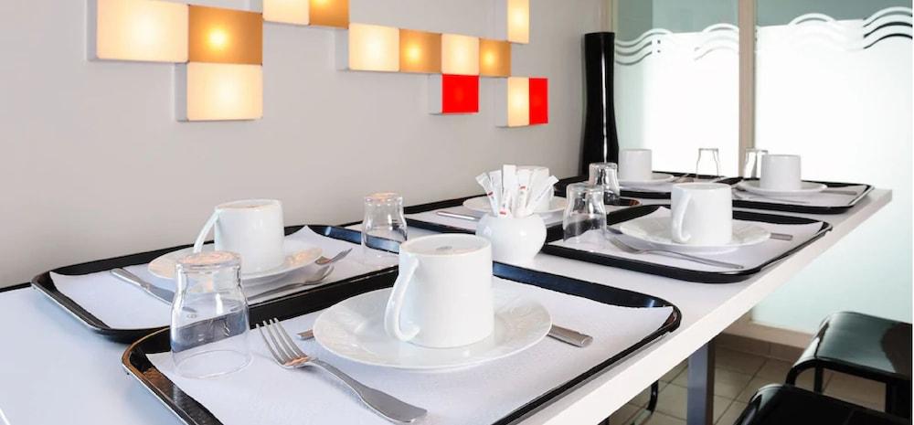 Residhome Carrieres La Defense Luaran gambar